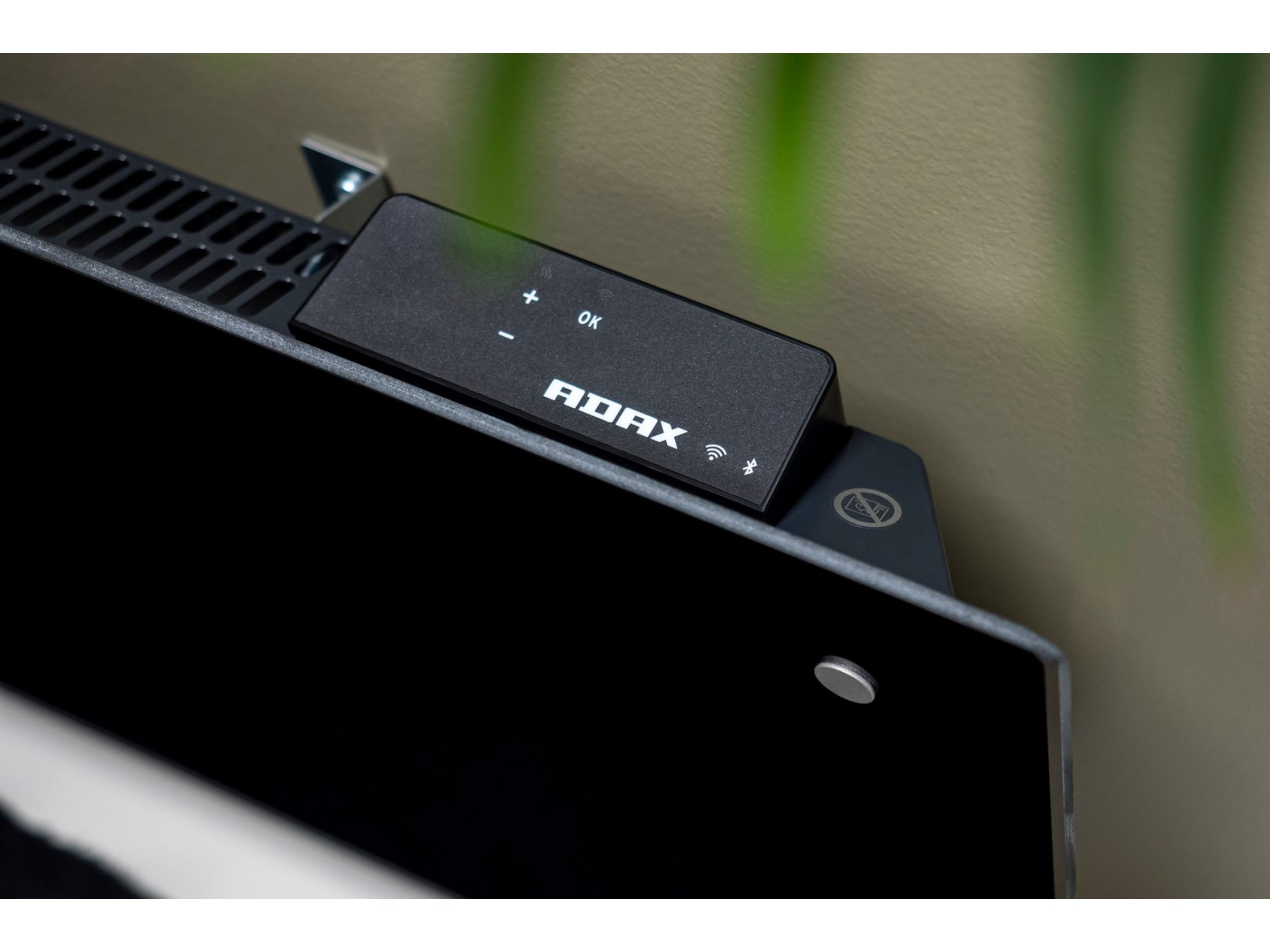 Adax Clea WiFi panelovn glas 800W (sort) Varmepaneler