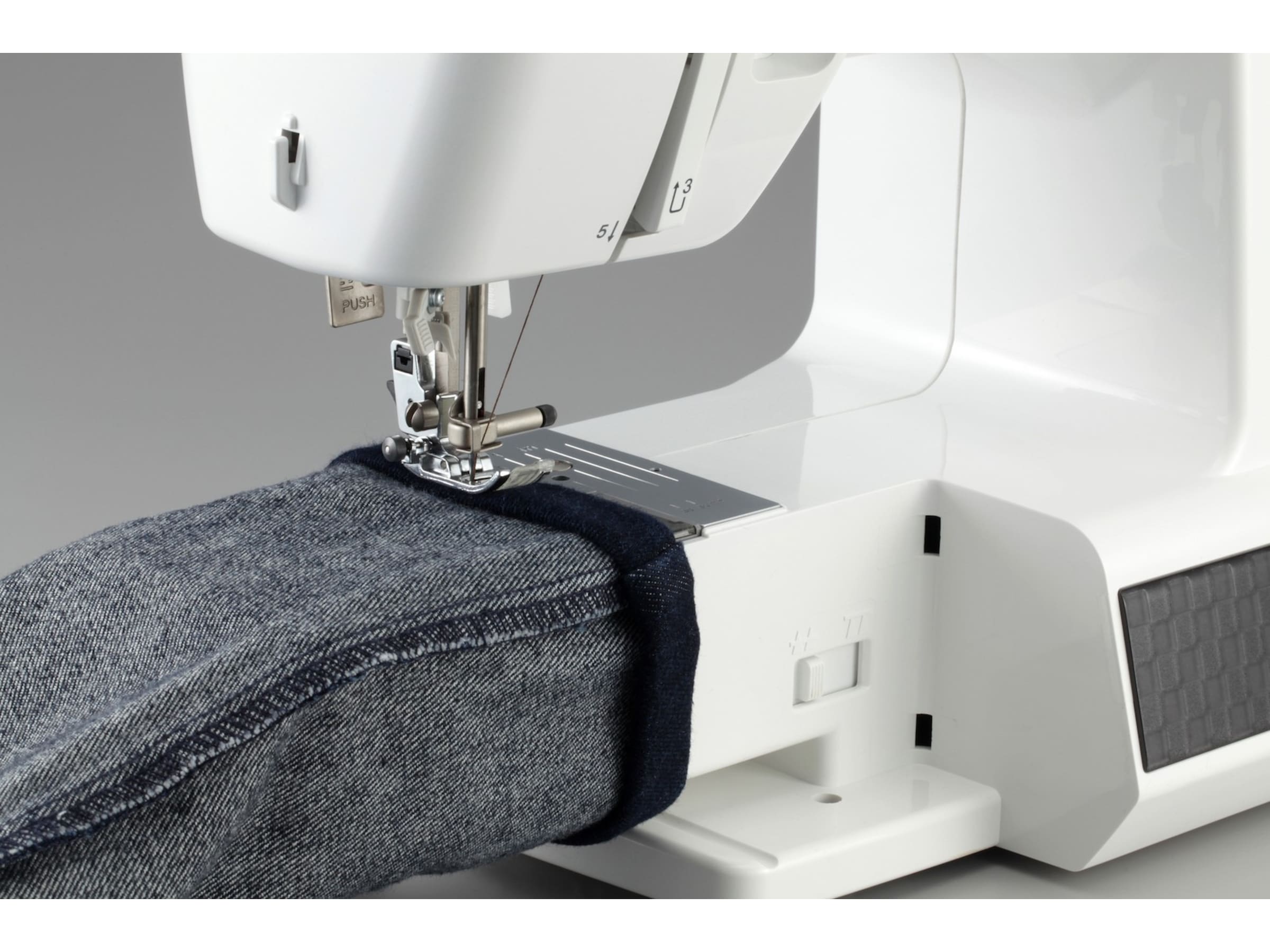 Brother HF53ZW1 Strong & Tough symaskine Symaskiner