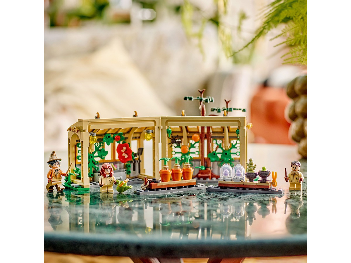 LEGO Harry Potter Hogwarts slot: lektion i urtekundskab 76445 LEGO