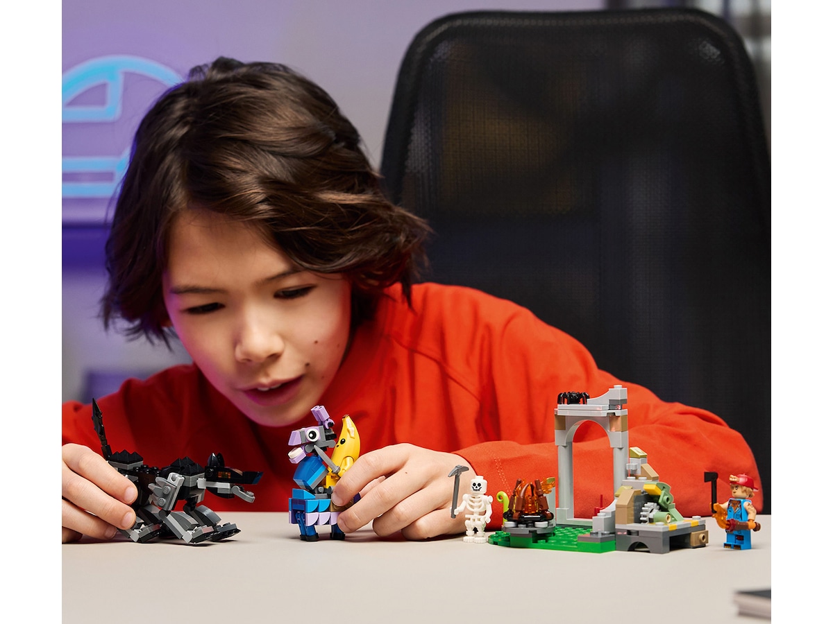 LEGO Fortnite Peely og Sparkplugs lejr 77075 LEGO