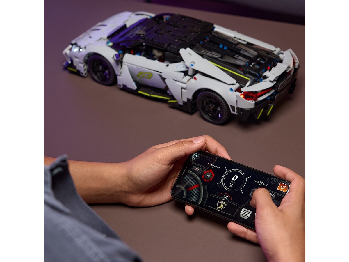 LEGO Technic Lamborghini Revuelto supersportsbilen 42214 LEGO