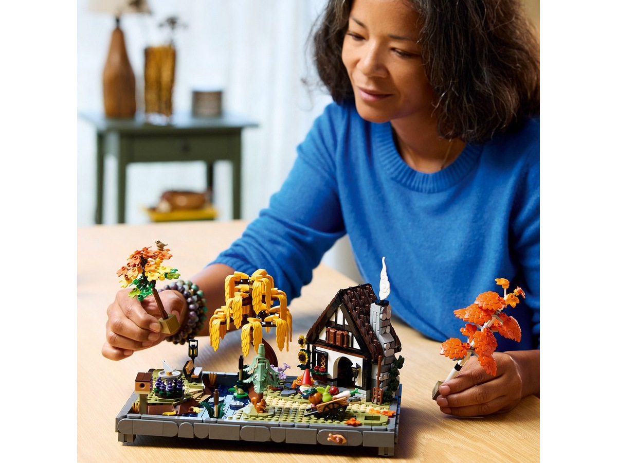 LEGO Icons efterårshave med lille hus 11372 LEGO