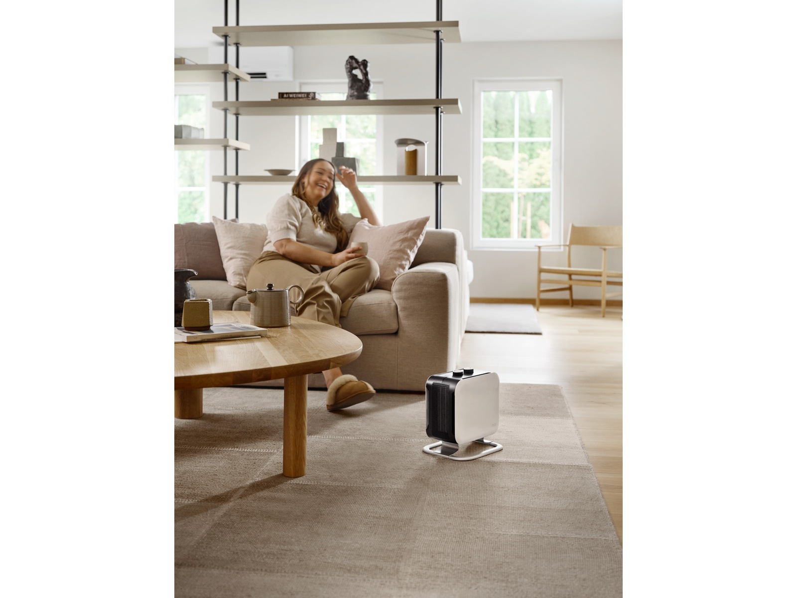 Mill Compact blæserovn 1800W med fod (hvid) Ventilatorer og varmluftovne