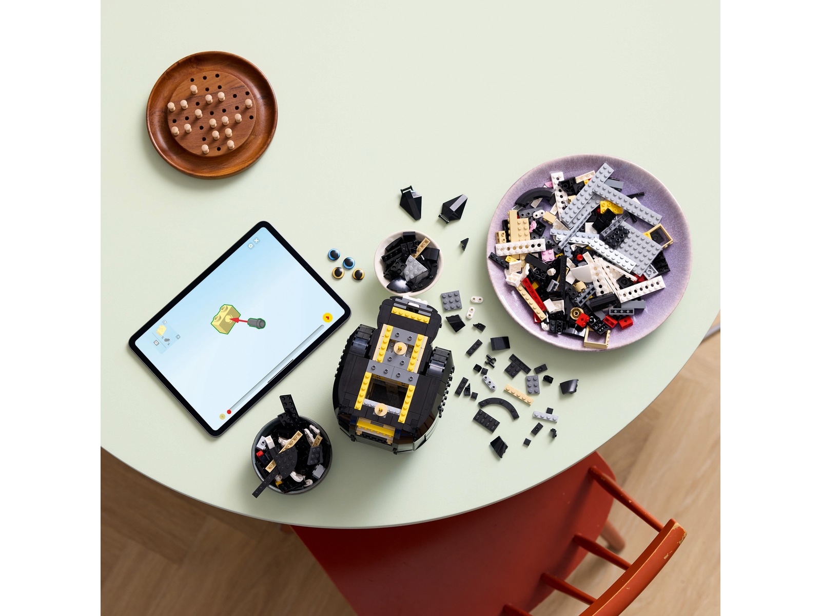 LEGO Icons sort-hvid kat 21349 LEGO
