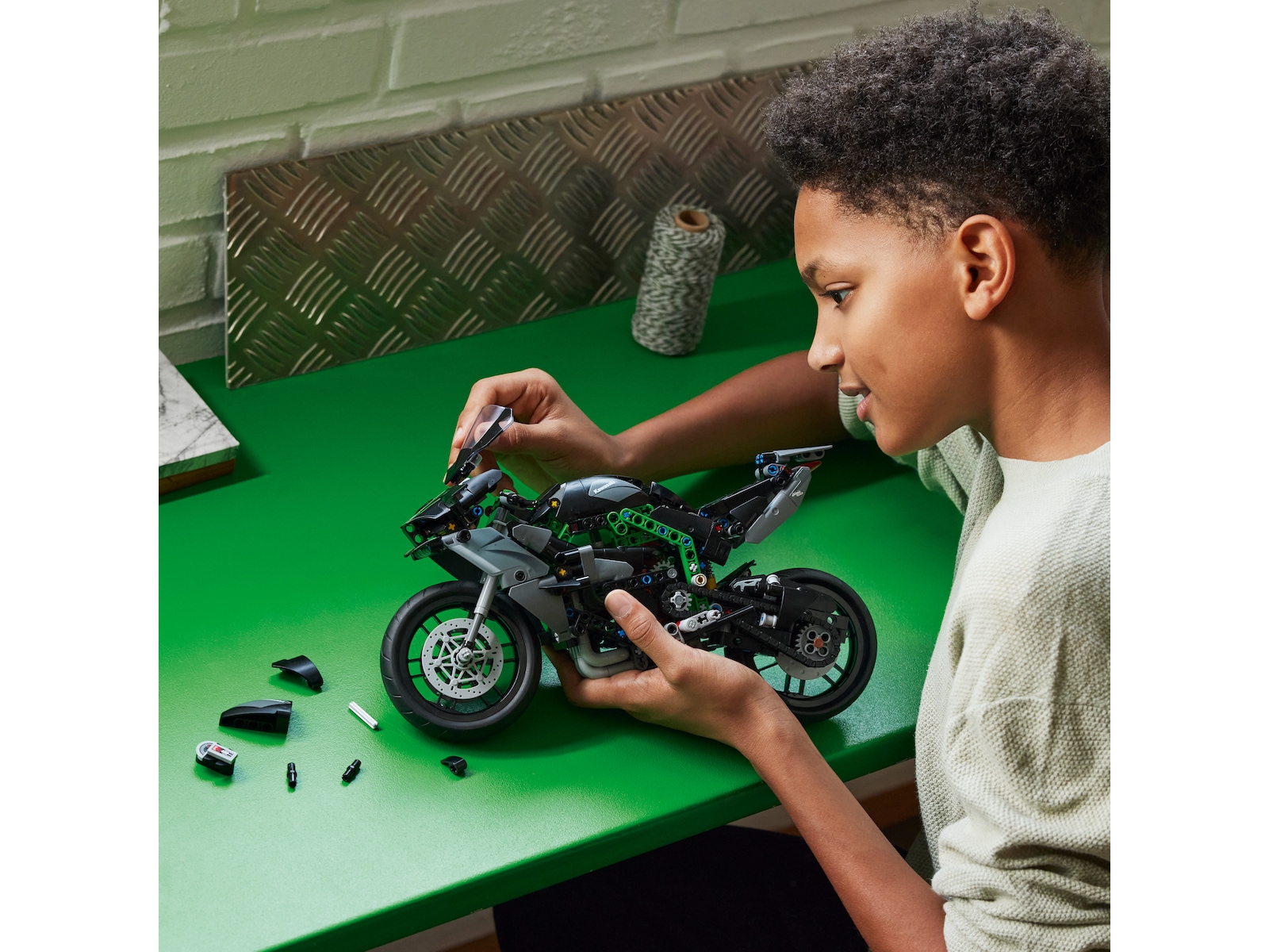 LEGO Technic Kawasaki Ninja H2R motorcykel 42170 LEGO