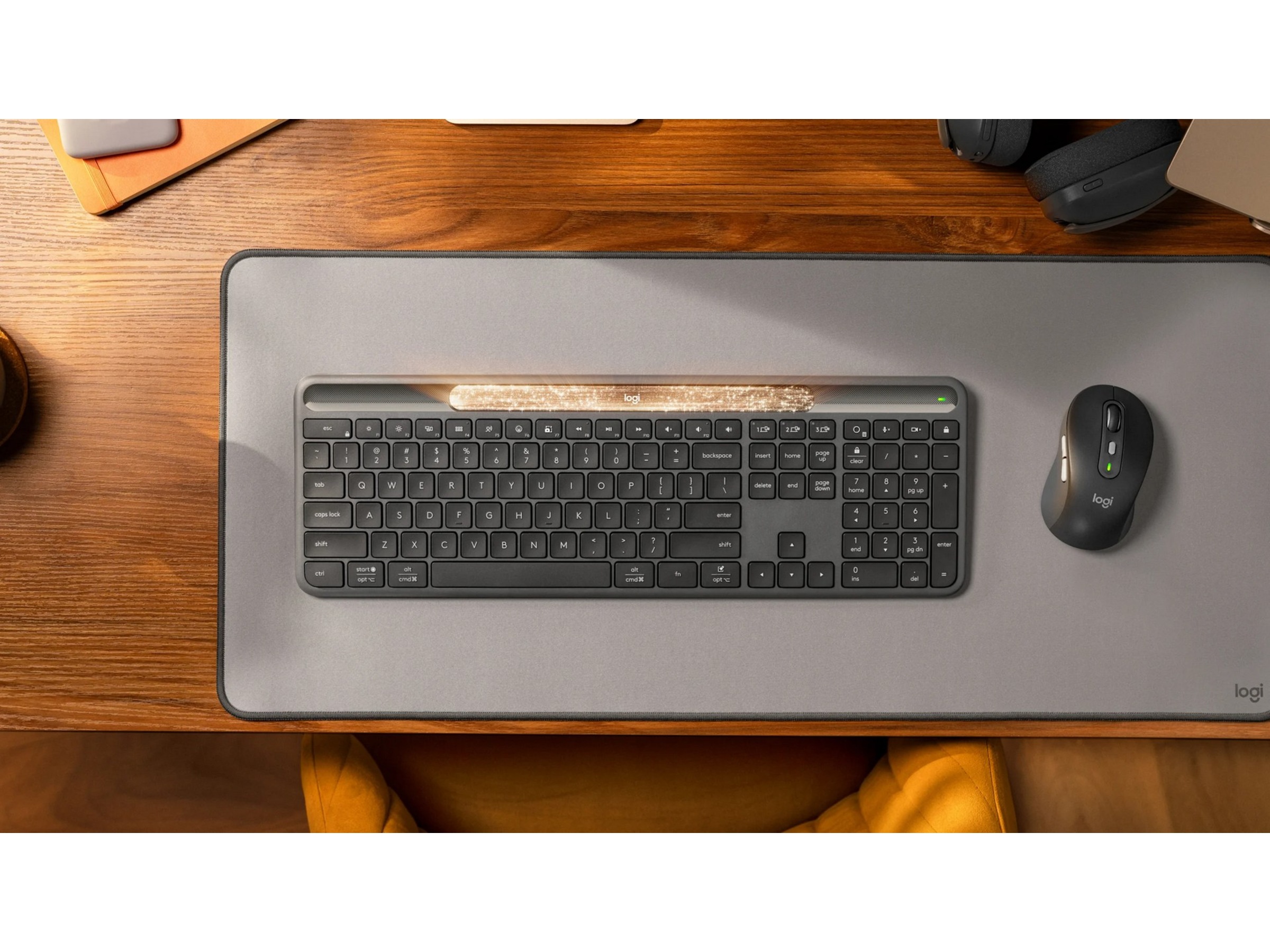 Logitech Signature Slim Solar+ Trådløst Tastatur K980 (grafitgrå) Keyboards