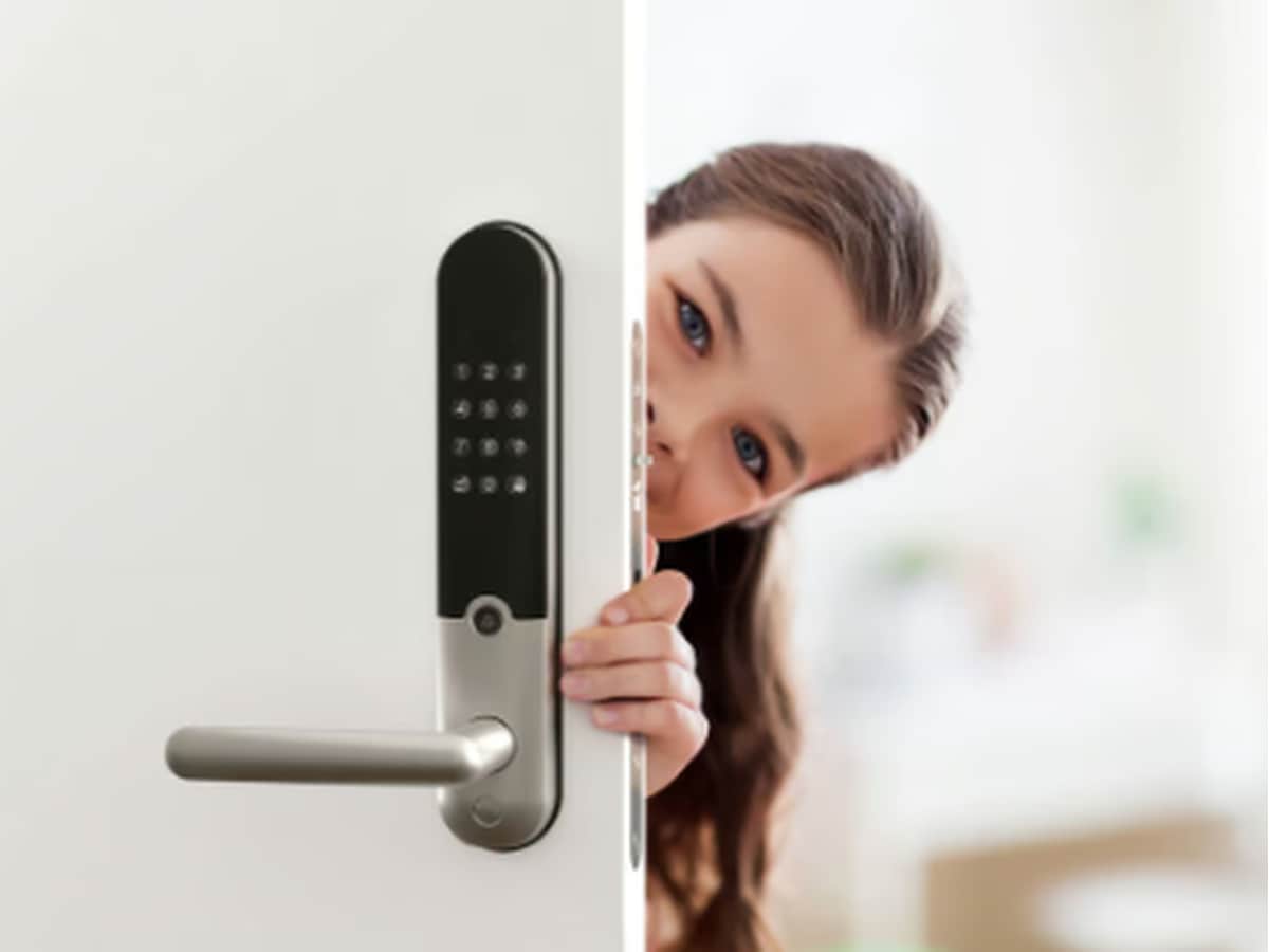 Yale Doorman L3S Flex Smart lås (børstet sort) Elektroniske dørlåse