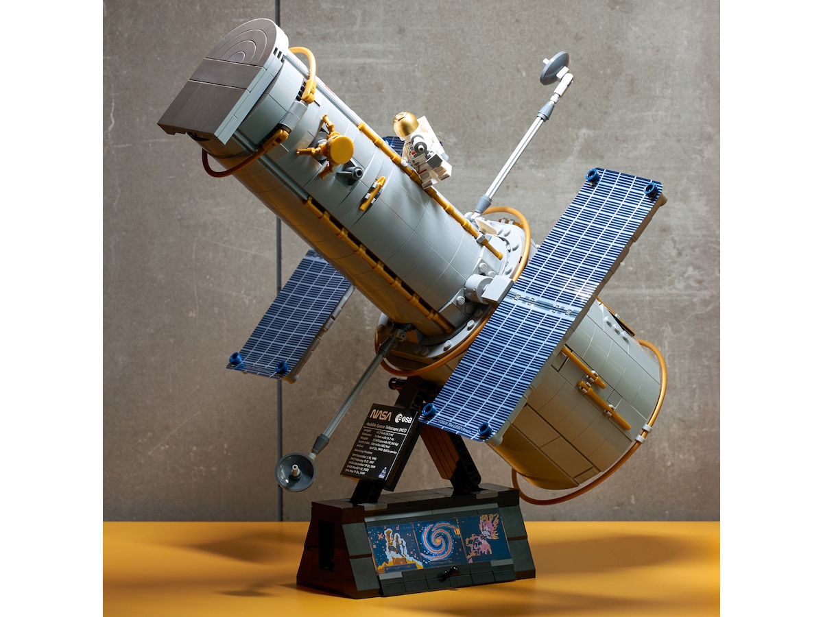 LEGO Icons Rumteleskopet Hubble 11382 LEGO