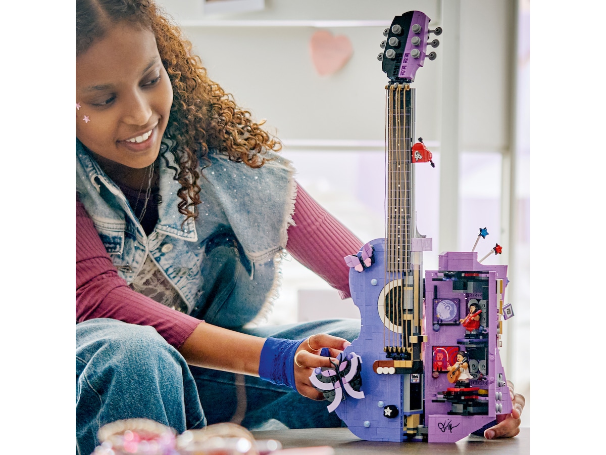 LEGO Editions Music Olivia Rodrigos tofarvede guitar 43031 LEGO