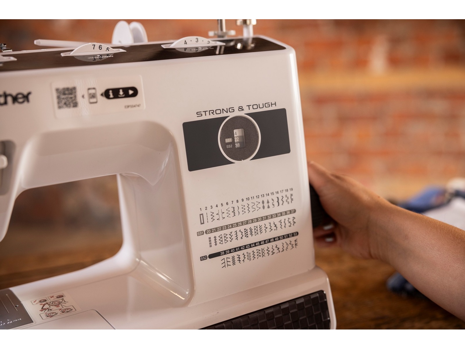 Brother HF53ZW1 Strong & Tough symaskine Symaskiner