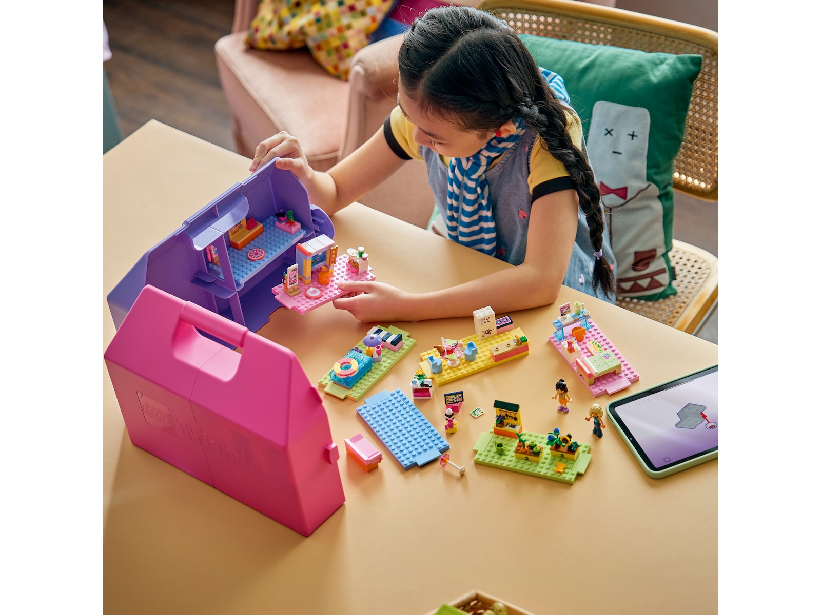 LEGO Friends Kreativ kuffert med dukkehus 42697 LEGO