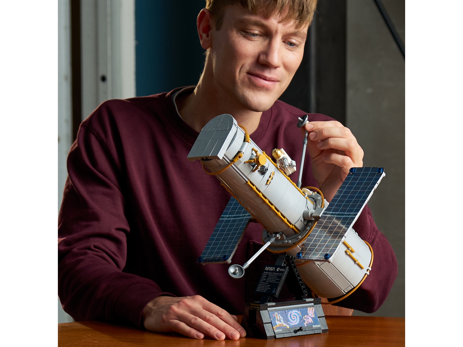 LEGO Icons Rumteleskopet Hubble 11382 LEGO