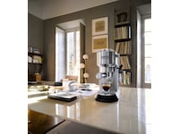 DeLonghi Dedica Style EC685.M Espressomaskine (sølv) Espressomaskiner