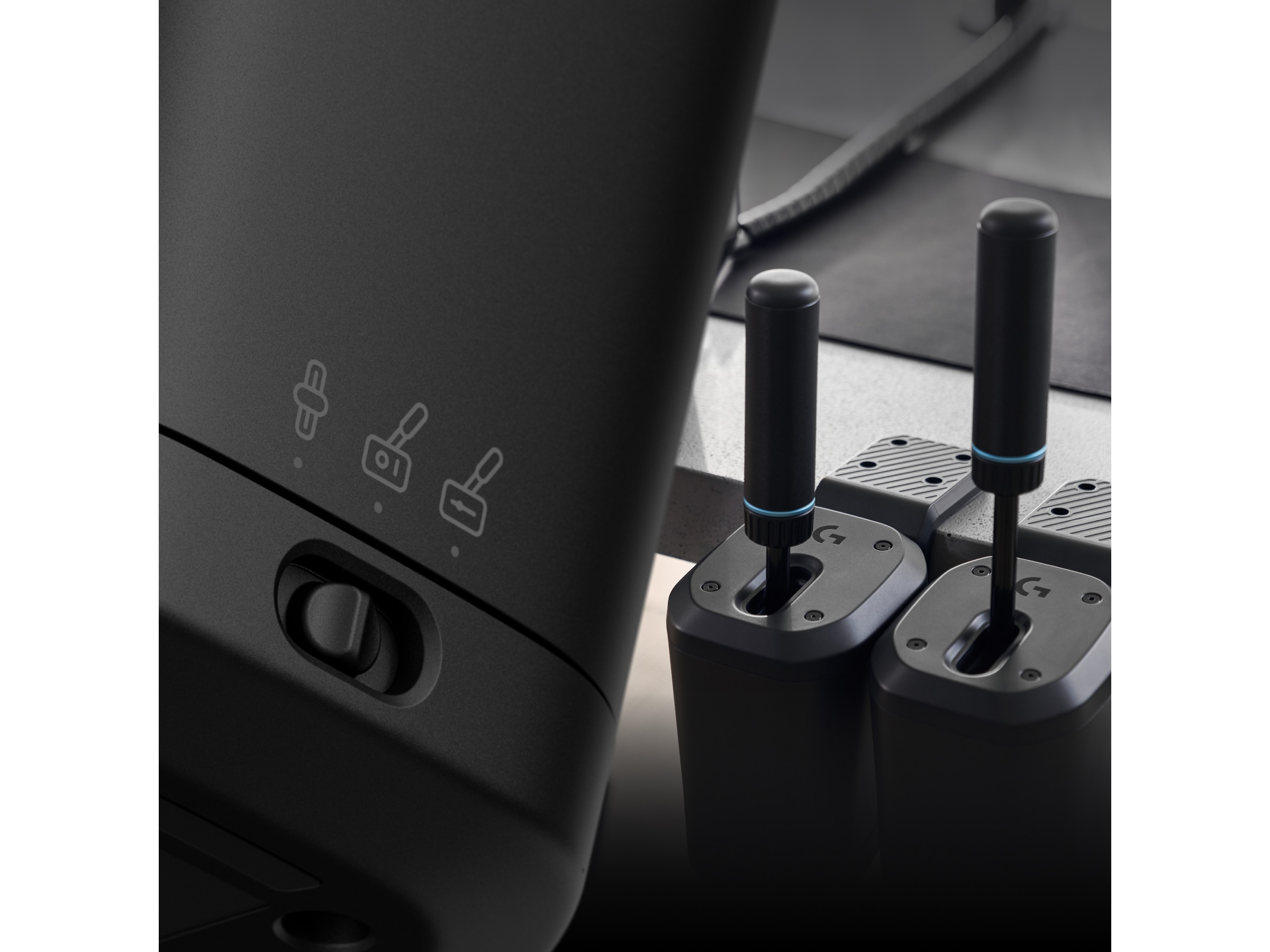 Logitech RS Shifter & Handbrake Rat og pedaler