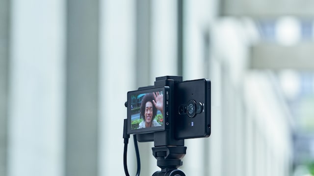 Vlog Monitor for Xperia PRO-I + grip