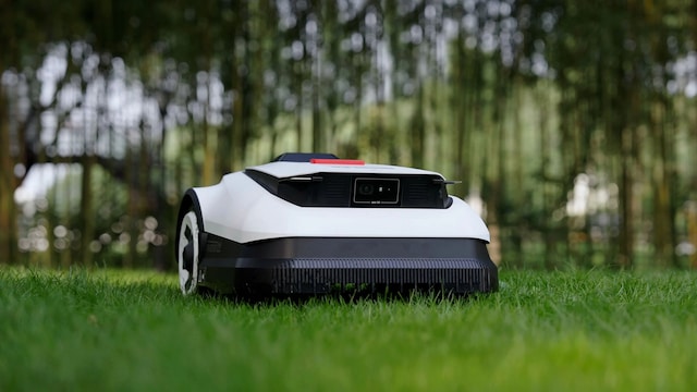 The newly launched GOAT A1600 RTK robotic lawn mowers are designed to excel in maintainingmiddle to large sized backyards, offering an exceptional gardening experience.